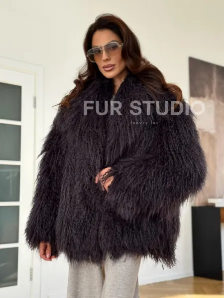 Полушубок из меха ламы в цвете графит - фото 4