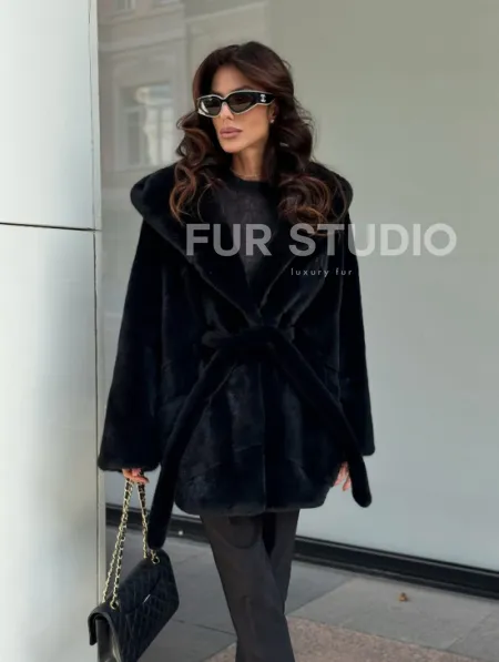 Пончо из норки с капюшоном кобра - черно-синий - фото 9