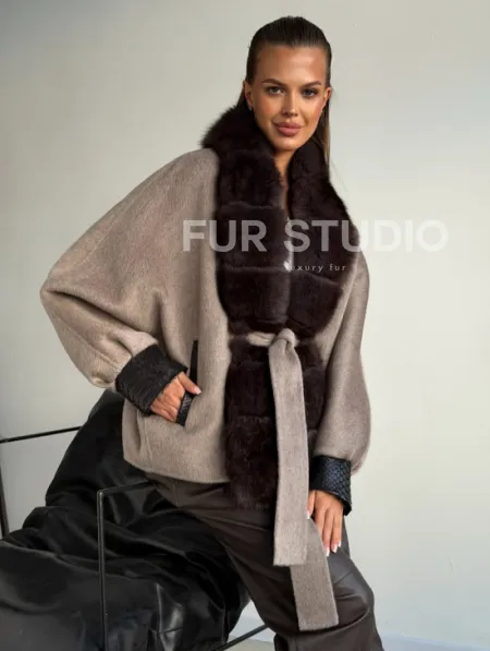 Пальто с мехом финского песца - фото 6