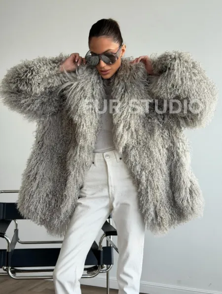 Серая шуба из ламы - фото 8