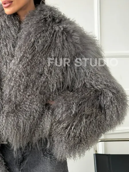 Серая шубка из меха ламы - фото 1