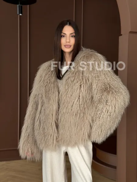 Шуба из натурального меха ламы - фото 17