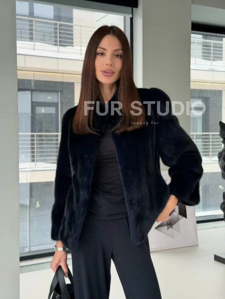 Укороченный норковый жакет - фото 11