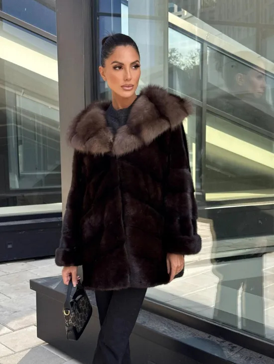 Шуба автоледи из меха норки с капюшоном куницы - шоколад - фото 10