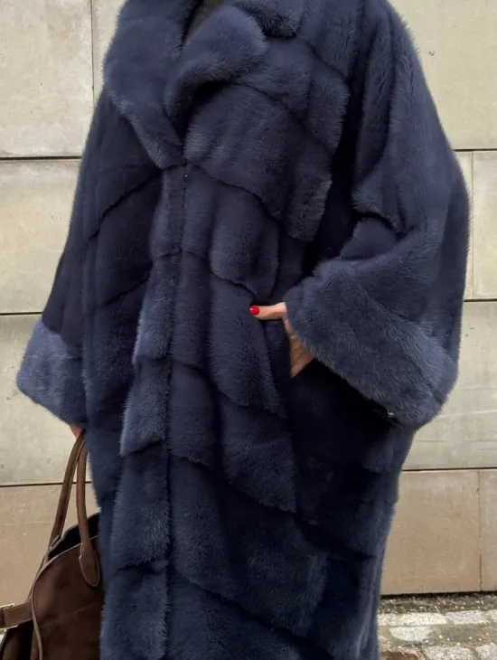 Норковая шуба-пальто в цвете джинс, стиль  “Бохо“ — батальный размер - фото 2