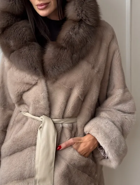 Меховое полупальто из меха норки с капюшоном куница - фото 2