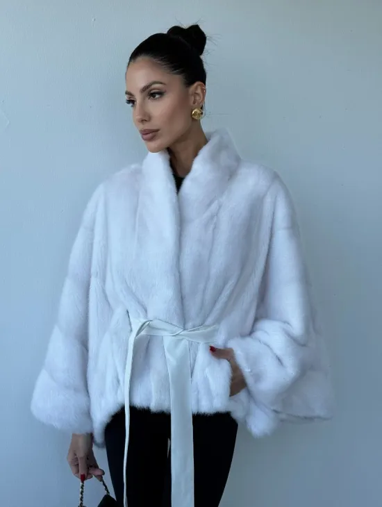 Белоснежное меховое манто из аукционной норки, фасон - летучая мышь - фото 0