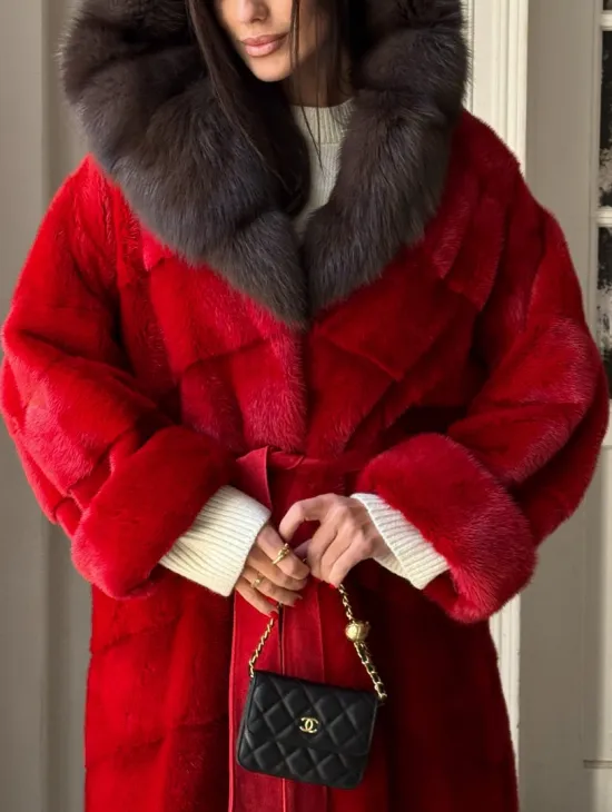 Красное меховое кимоно из аукционной норки с капюшоном куница - фото 1