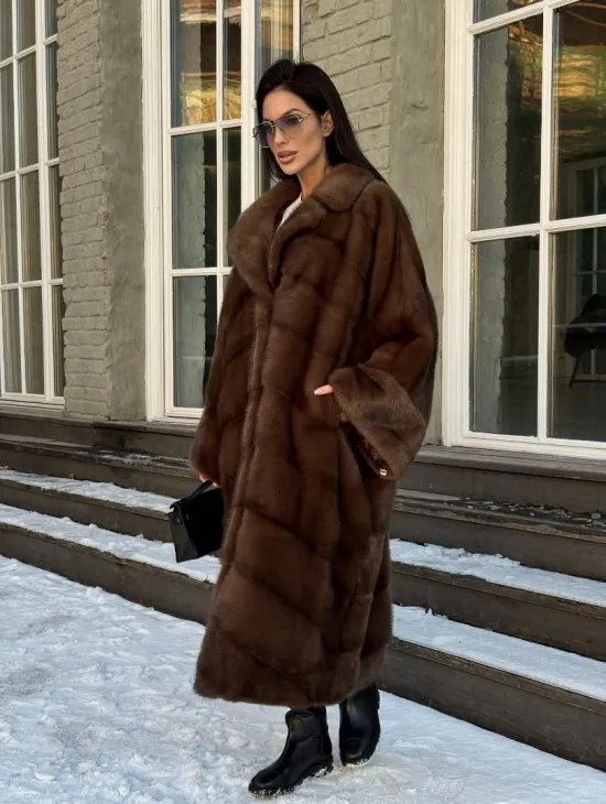 Женская шуба больших размеров из меха норки фасон «Бохо» - фото 0