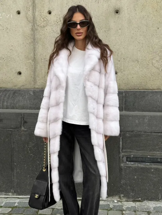 Белая норковая шуба с английским воротником - фото 7