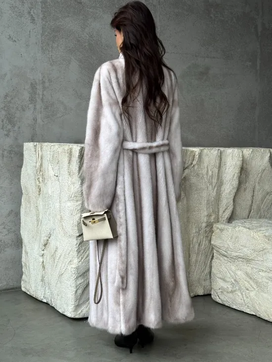 Светлая шуба из натуральной скандинавской норки - фото 5