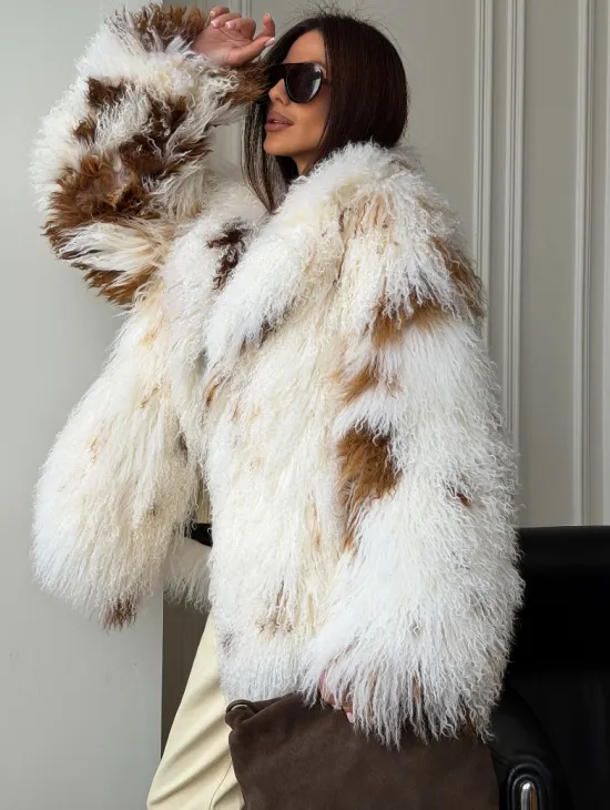 Шуба из ламы бело-коричневая - фото 6