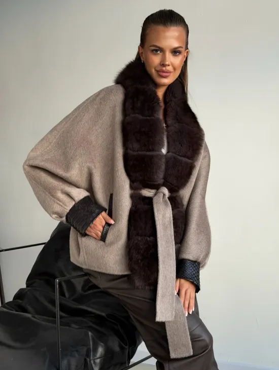 Пальто с мехом финского песца - фото 6