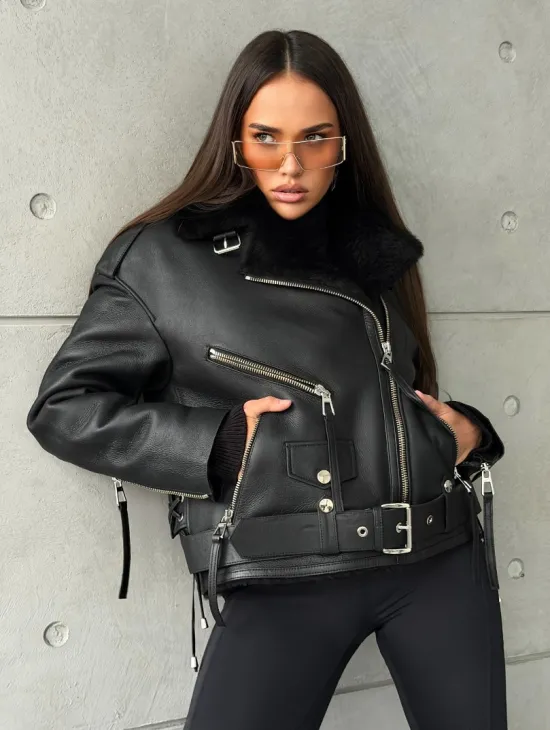 Черная короткая дубленка авиатор - фото 11