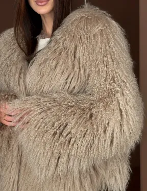 Шуба из натурального меха ламы - фото 1