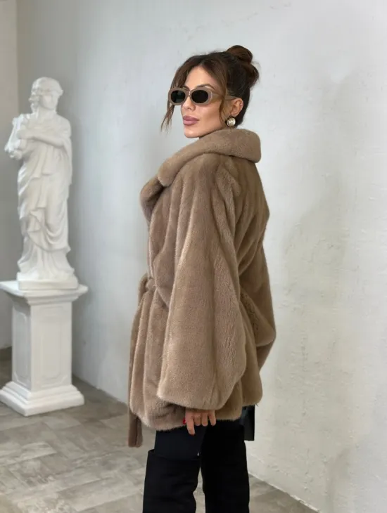 Шуба летучая мышь мех VELVET английский воротник - цвет палевый - фото 7