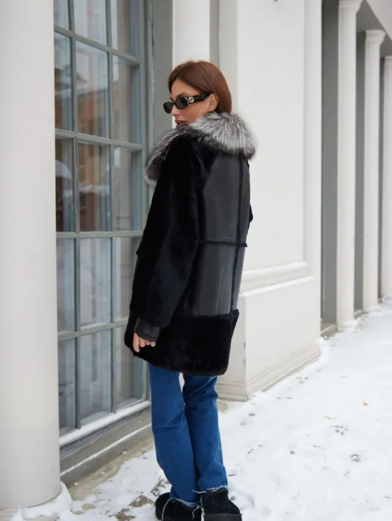 Дубленка черная с меховым воротником - фото 3